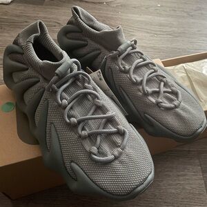 Yeezy 450 Originals in Grey